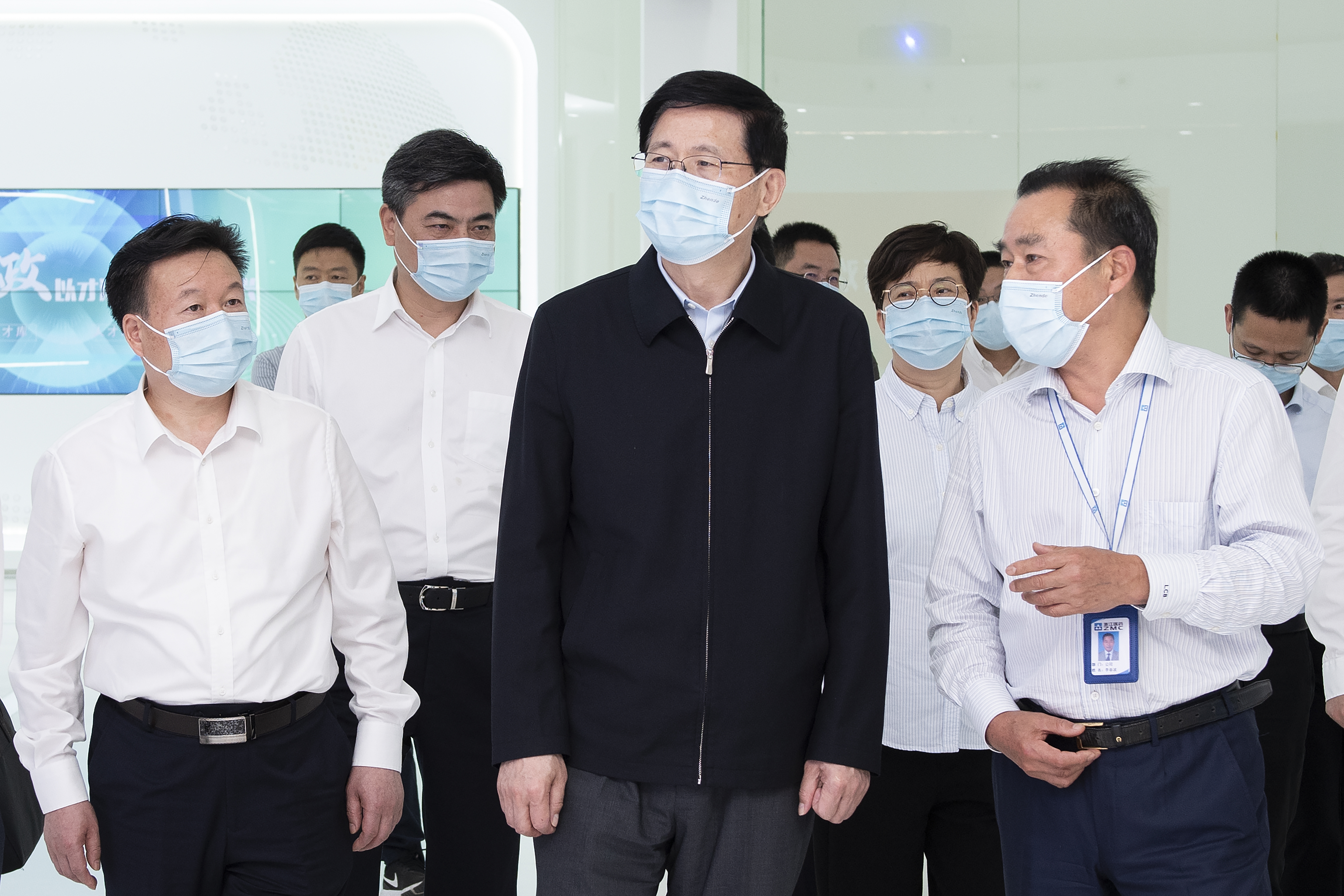 省委常委、省纪委书记许罗德一行来1099vip威尼斯下载调研